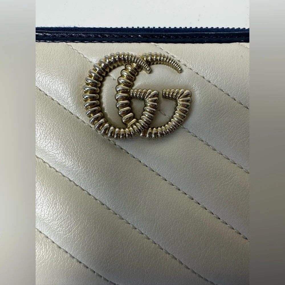 Gucci Women’s Round Long GG Marmont White and Navy Wallet